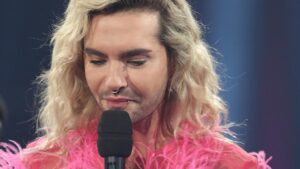 Bill Kaulitz möchte zum Schönheitschirurgen von Kris Jenner Bill Kaulitz möchte zum Schönheitschirurgen von Kris Jenner