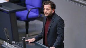 Grünen-Chef drängt auf AfD-Verbotsverfahren Grünen-Chef drängt auf AfD-Verbotsverfahren