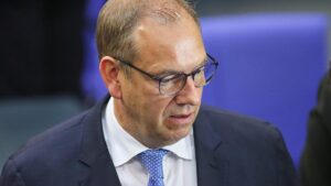 Neuer Wehrbeauftragter mahnt Zwischenbilanz zu Wehrdienstmodell an