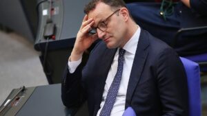 Spahn gerät in Masken-Affäre immer stärker unter Druck Spahn gerät in Masken-Affäre immer stärker unter Druck
