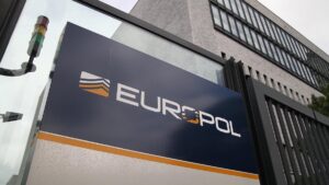 Europol meldet Beschlagnahmung von Falschgeld in Millionenhöhe Europol meldet Beschlagnahmung von Falschgeld in Millionenhöhe
