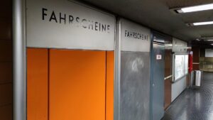 Bahn baut stationäre Ticketverkaufsstellen in Bayern massiv ab