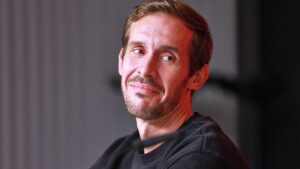 Julian Schuster verlängert Vertrag beim SC Freiburg Julian Schuster verlängert Vertrag beim SC Freiburg