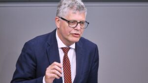 Union fordert bis Herbst konkrete Sparvorschläge von Klingbeil Union fordert bis Herbst konkrete Sparvorschläge von Klingbeil