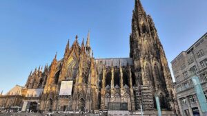 Umfrage: Zufriedenheit der Kölner mit Kardinal Woelki auf Tiefpunkt Umfrage: Zufriedenheit der Kölner mit Kardinal Woelki auf Tiefpunkt