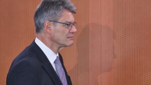 Schnieder erwägt Preisanpassung von Deutschlandticket an Inflation Schnieder erwägt Preisanpassung von Deutschlandticket an Inflation