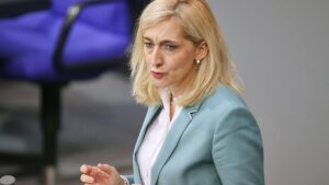 Warken verlangt härtere Strafen gegen gewalttätige Patienten Warken verlangt härtere Strafen gegen gewalttätige Patienten