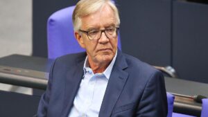 Bartsch spricht sich gegen Waffenlieferungen an Israel aus Bartsch spricht sich gegen Waffenlieferungen an Israel aus