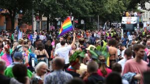 64 Festnahmen im Umfeld des CSD in Berlin – 3 Polizisten verletzt 64 Festnahmen im Umfeld des CSD in Berlin – 3 Polizisten verletzt