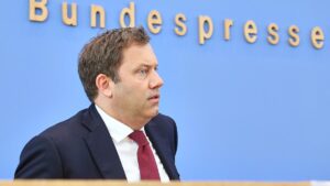 Klingbeil erwartet "massive Herausforderungen" ab 2027 Klingbeil erwartet "massive Herausforderungen" ab 2027