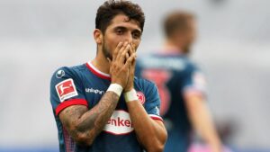 2. Bundesliga: Bielefeld zerlegt Düsseldorf nach Platzverweis 2. Bundesliga: Bielefeld zerlegt Düsseldorf nach Platzverweis