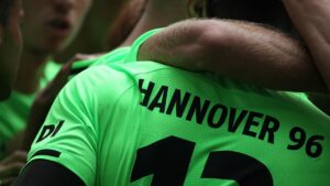 2. Bundesliga: Hannover siegt auch in Kiel – Platz eins gefestigt 2. Bundesliga: Hannover siegt auch in Kiel – Platz eins gefestigt