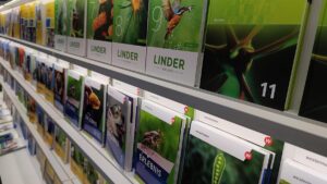 Linke verlangt kostenlosen Zugang zu Schulbüchern Linke verlangt kostenlosen Zugang zu Schulbüchern