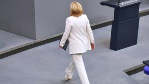 Linksfraktionschefin legt Klöckner Rücktritt nahe Linksfraktionschefin legt Klöckner Rücktritt nahe