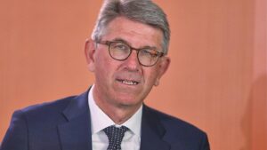 Weimer plant Initiative zur Beschränkung großer Plattformen Weimer plant Initiative zur Beschränkung großer Plattformen