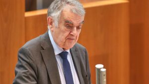 NRW-Innenminister fordert mehr Ehrlichkeit in der Politik NRW-Innenminister fordert mehr Ehrlichkeit in der Politik