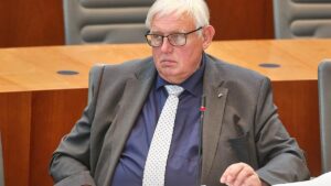 Laumann nimmt Beamten-Pensionen ins Visier Laumann nimmt Beamten-Pensionen ins Visier