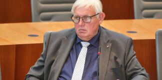 Laumann nimmt Beamten-Pensionen ins Visier