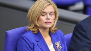 Julia Klöckner und Jörg Pilawa wehren sich gegen Paparazzi-Fotos Julia Klöckner und Jörg Pilawa wehren sich gegen Paparazzi-Fotos