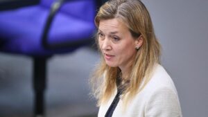 SPD-Fraktionsvize lobt außenpolitischen Kurs von Merz SPD-Fraktionsvize lobt außenpolitischen Kurs von Merz