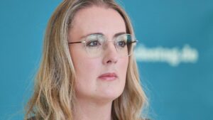 Grüne und Linke drängen auf Gespräche über Verfassungsrichterwahl Grüne und Linke drängen auf Gespräche über Verfassungsrichterwahl