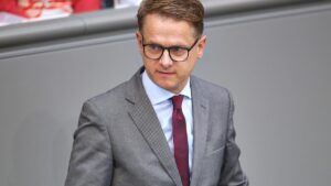 Linnemanns Vorstoß für weniger Staatsdiener stößt auf Kritik Linnemanns Vorstoß für weniger Staatsdiener stößt auf Kritik