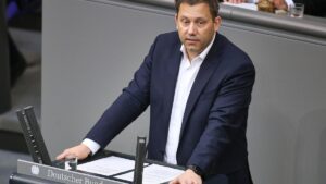 SPD verteidigt Klingbeils Steuer-Überlegungen SPD verteidigt Klingbeils Steuer-Überlegungen