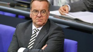 Röttgen kritisiert Pistorius in Wehrpflicht-Debatte scharf Röttgen kritisiert Pistorius in Wehrpflicht-Debatte scharf