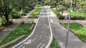 Rettungsdienst-Chef fordert Helmpflicht für Pedelec-Fahrer Rettungsdienst-Chef fordert Helmpflicht für Pedelec-Fahrer