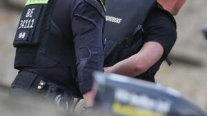 Rechtsextremisten scheitern mit Störung von ARD-Sommerinterview Rechtsextremisten scheitern mit Störung von ARD-Sommerinterview