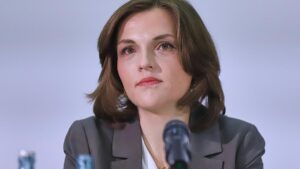 Ostbeauftragte kritisiert Fokussierung von Debatten auf AfD Ostbeauftragte kritisiert Fokussierung von Debatten auf AfD