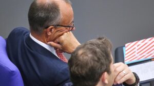 Infratest: Zufriedenheit mit Schwarz-Rot sinkt auf Rekordtief Infratest: Zufriedenheit mit Schwarz-Rot sinkt auf Rekordtief