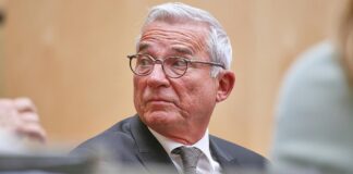 Strobl sieht wieder "linksextremistischen Terror" in Deutschland