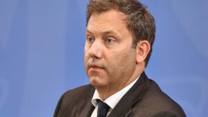 Schröder lobt Klingbeils Reformbemühungen als "mutig" Schröder lobt Klingbeils Reformbemühungen als "mutig"