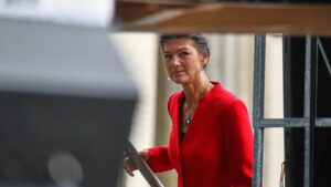 Wagenknecht zweifelt an Russlands Urheberschaft diverser Angriffe