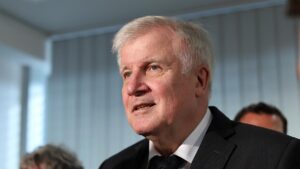 Ex-Parteichefs Seehofer und Huber wollen neuen Grünen-Kurs der CSU