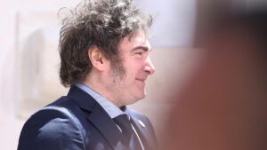 Milei feiert Erdrutschsieg bei Parlamentswahlen in Argentinien Milei feiert Erdrutschsieg bei Parlamentswahlen in Argentinien