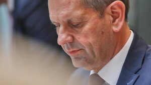 Lies kritisiert Abhängigkeit von China bei Batterieproduktion Lies kritisiert Abhängigkeit von China bei Batterieproduktion