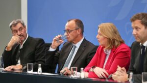 Insa: Regierungsparteien auf Rekordtief