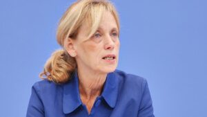 Prien klagt über Antisemitismus in Bildungseinrichtungen Prien klagt über Antisemitismus in Bildungseinrichtungen