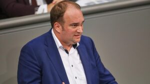 SPD-Politiker warnen Union vor Ende der Brandmauer gegen AfD SPD-Politiker warnen Union vor Ende der Brandmauer gegen AfD