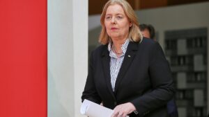 Bas informiert sich vor Ort über Missbrauch der Sozialleistung Bas informiert sich vor Ort über Missbrauch der Sozialleistung