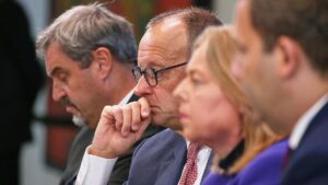 Linke wirft Koalition "Planwirtschaft für Sozialabbau" vor Linke wirft Koalition "Planwirtschaft für Sozialabbau" vor