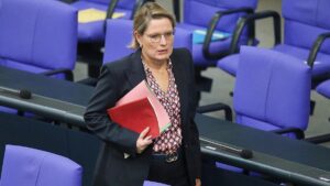 Justizministerin befürwortet Entkriminalisierung von Abtreibungen