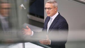 Wildberger kündigt "Entlastungskabinett" für den 5. November an Wildberger kündigt "Entlastungskabinett" für den 5. November an