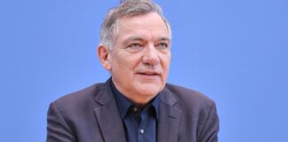 Van Aken wirft Merz Kolonialdenken vor