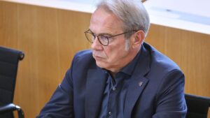 Thüringens Innenminister erneuert Vorwürfe gegen AfD