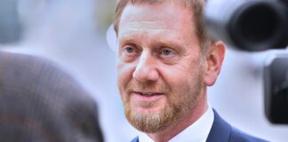 Kretschmer: Kein Krankengeld für "die ersten ein oder zwei Tage"