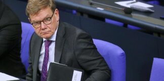 Hagel widerspricht Wadephuls Syrien-Aussagen