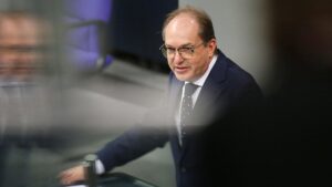 Dobrindt macht Abschiebungen von Syrern von Integration abhängig